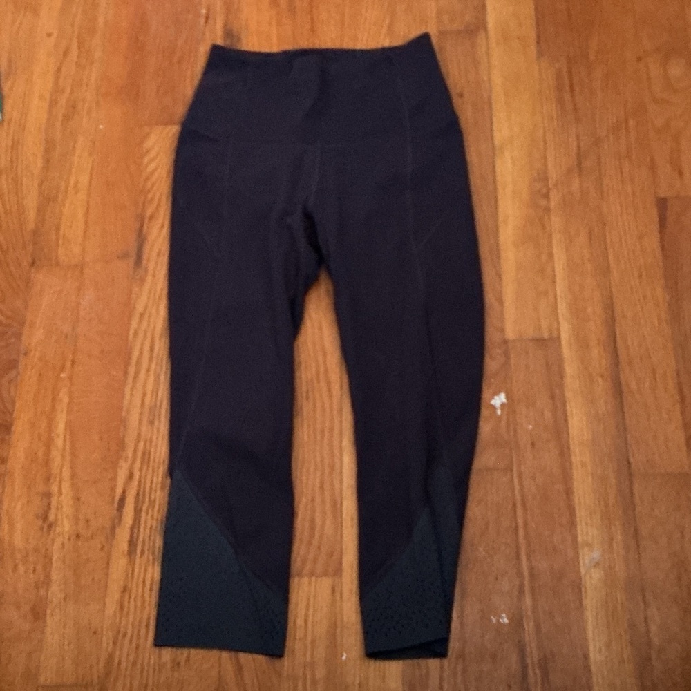 Lululemon purple and navy capris with ankle design size 4